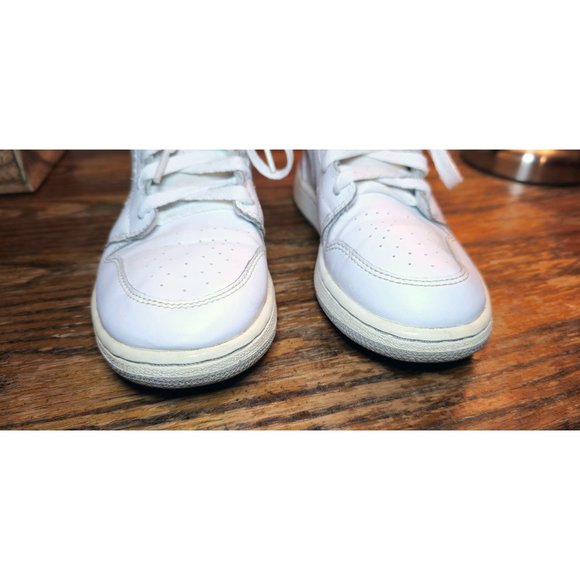 Nike Air Jordan 1 Mid Top Sneakers '15 White Wolf Grey Great Condition 4Y W5.5 - Picture 5 of 11